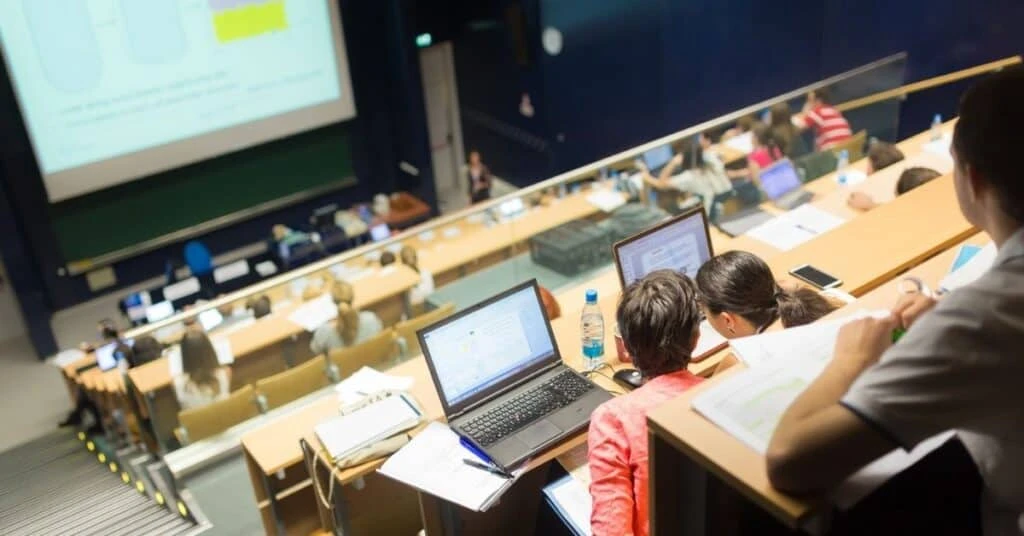 students transcribe a live lecture